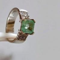 1.08 Ct. Colombian Emerald Ring 