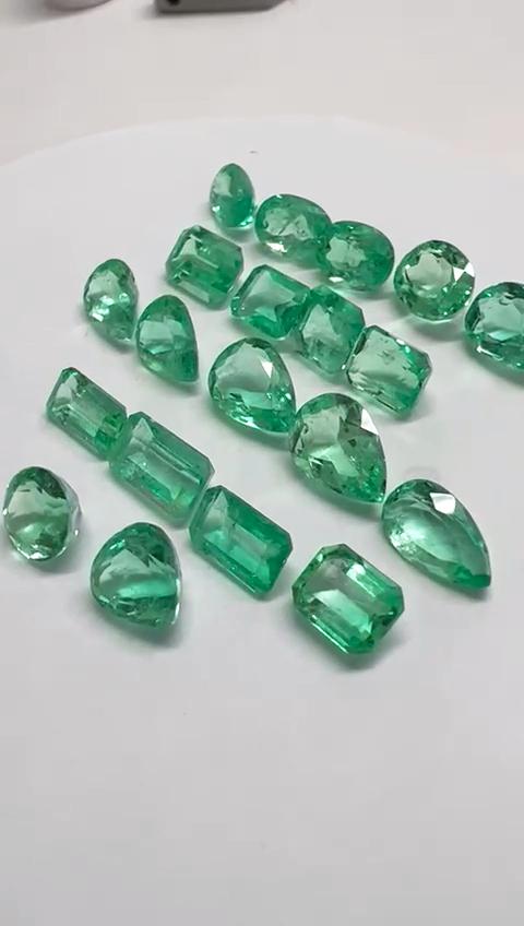 25 Ct. Colombian Emerald Lot 