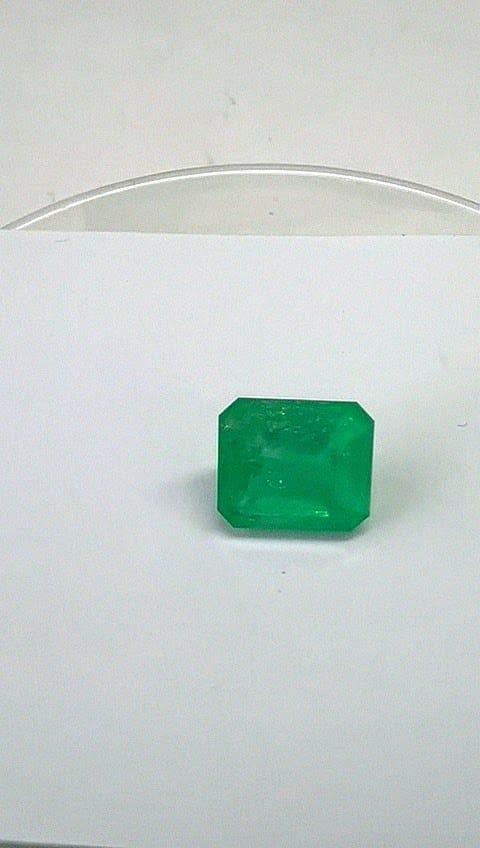 6.65 Ct.   Colombian Emerald 