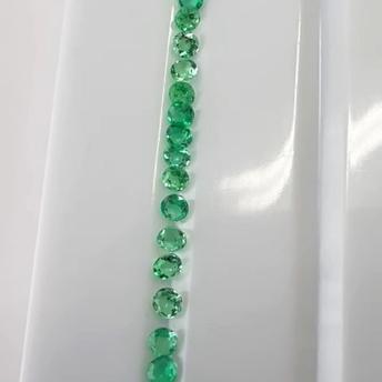 2.5mm Colombian Emerald Lot 